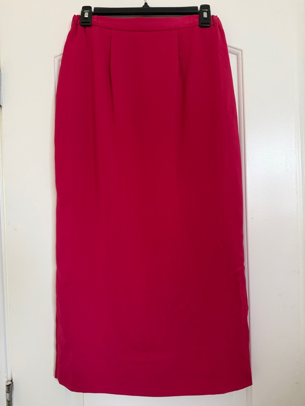 Classic High-Waist Pencil Skirt in Bright Fuchsia